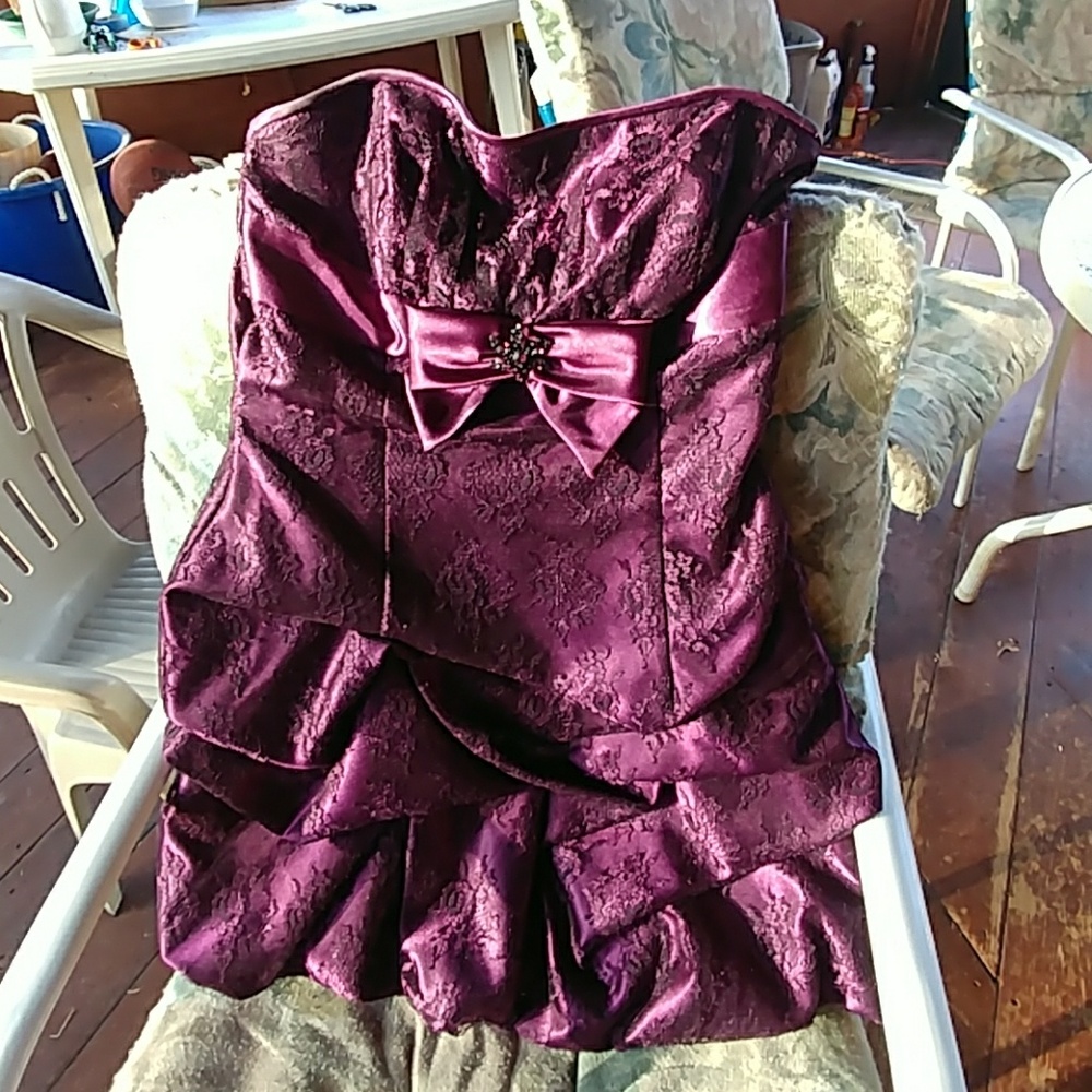 Size 5/6 Purple Strapless Homecoming Dress